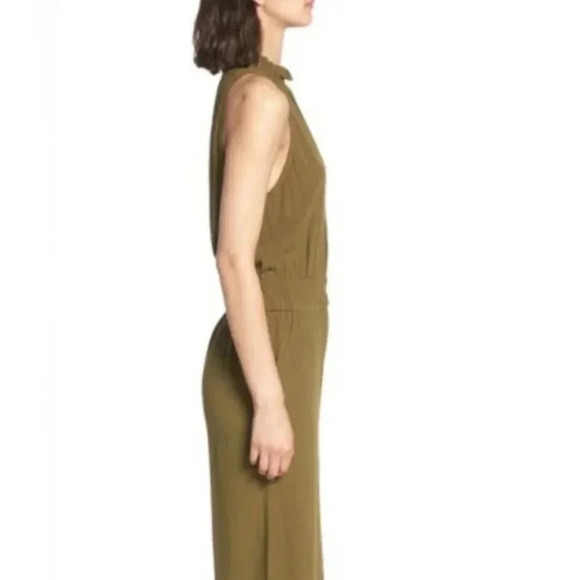 Chelsea28 Sleveless Olive Green Wide Leg Crop Jumpsuit - Picture 3 of 8